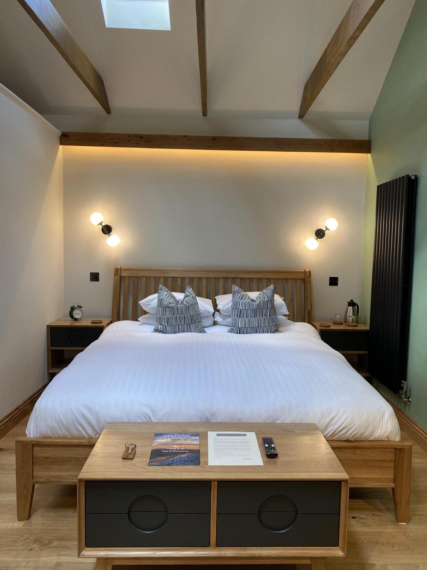 Sebastians Hotel Озуъстри Стая снимка