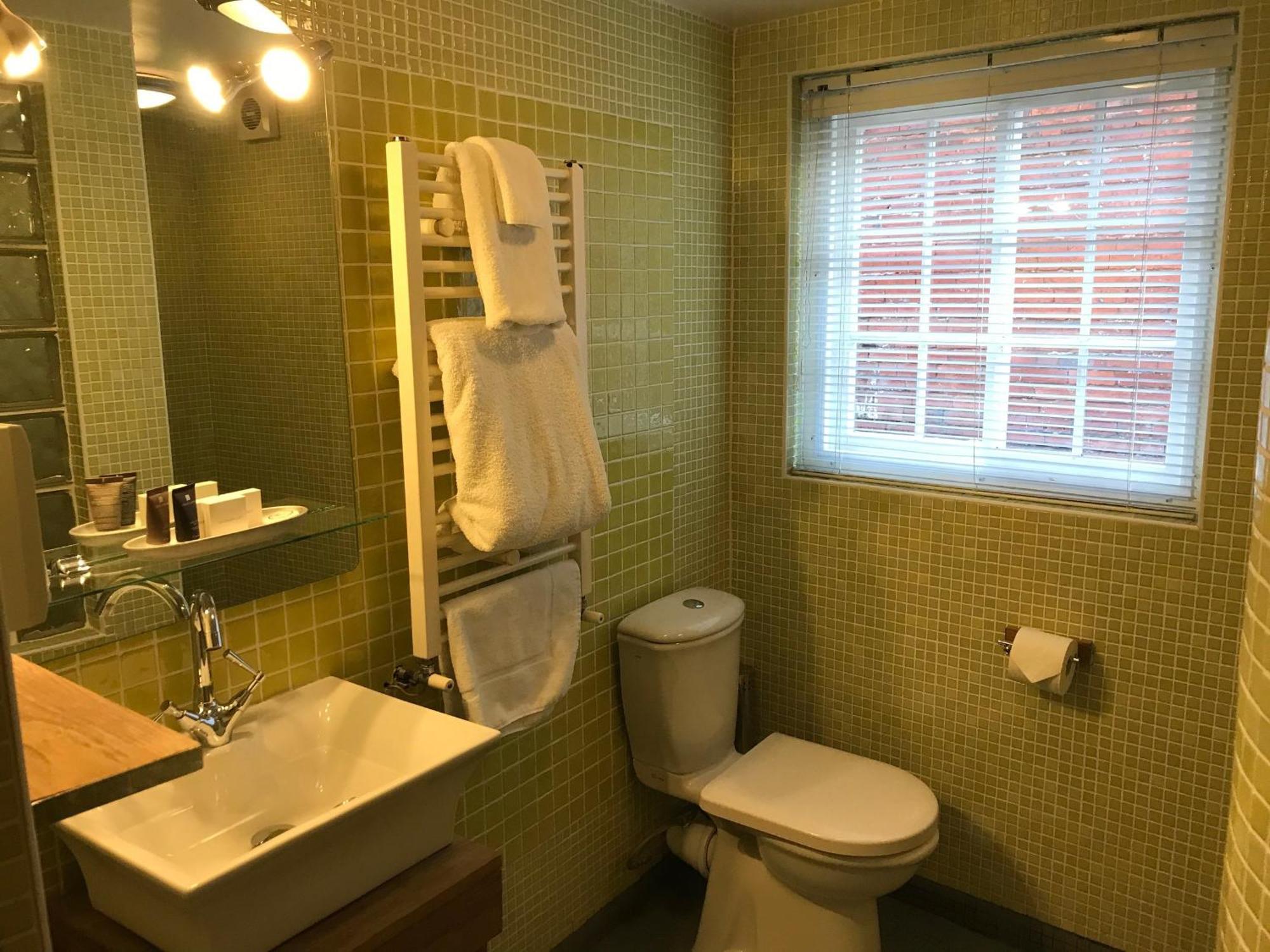Sebastians Hotel Озуъстри Стая снимка
