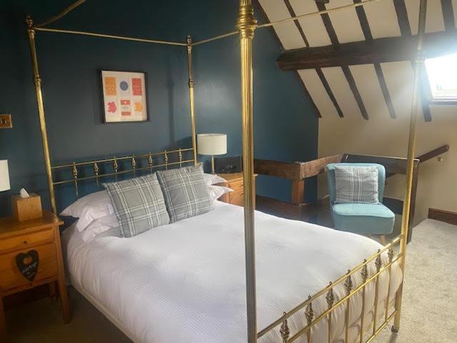 Sebastians Hotel Озуъстри Екстериор снимка
